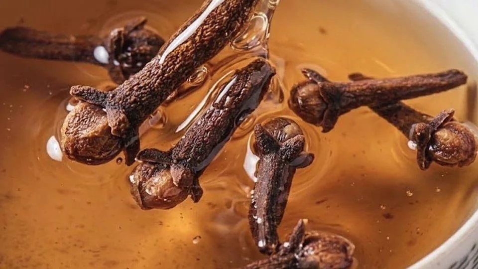 Fényes szegfűszegek közelről